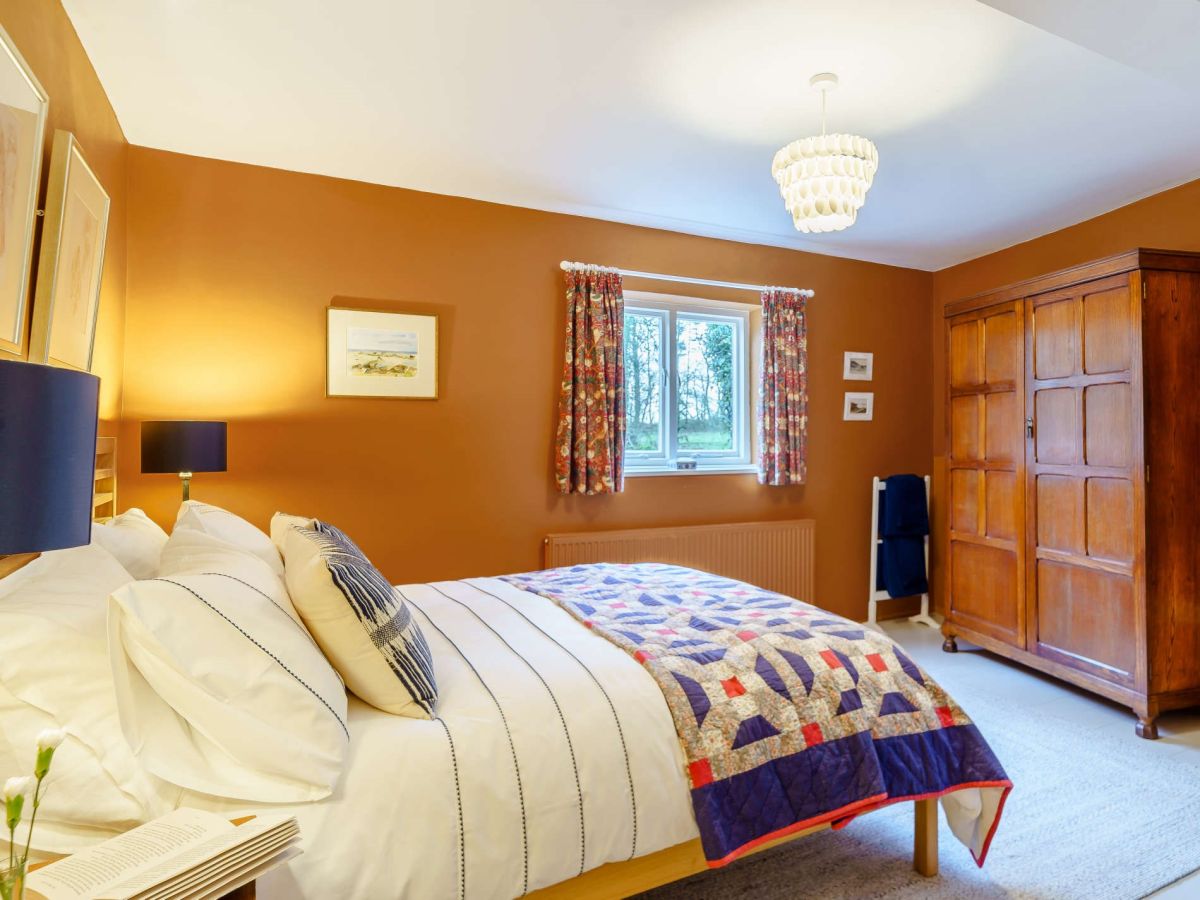 Red How Lodge, listing photograph 10