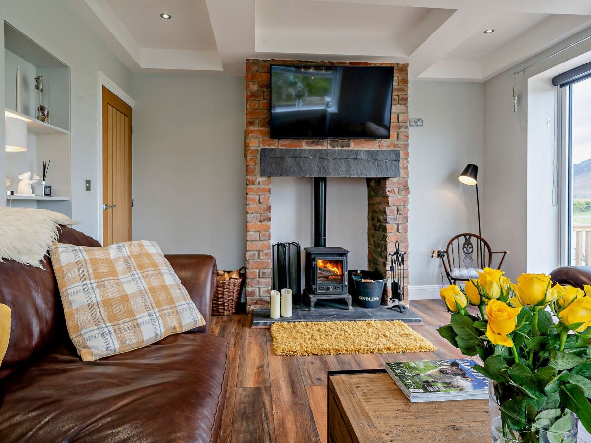 Coombe Bungalow, listing photograph 2
