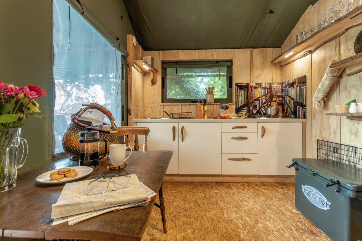 Otter's Hideaway, listing photograph 11