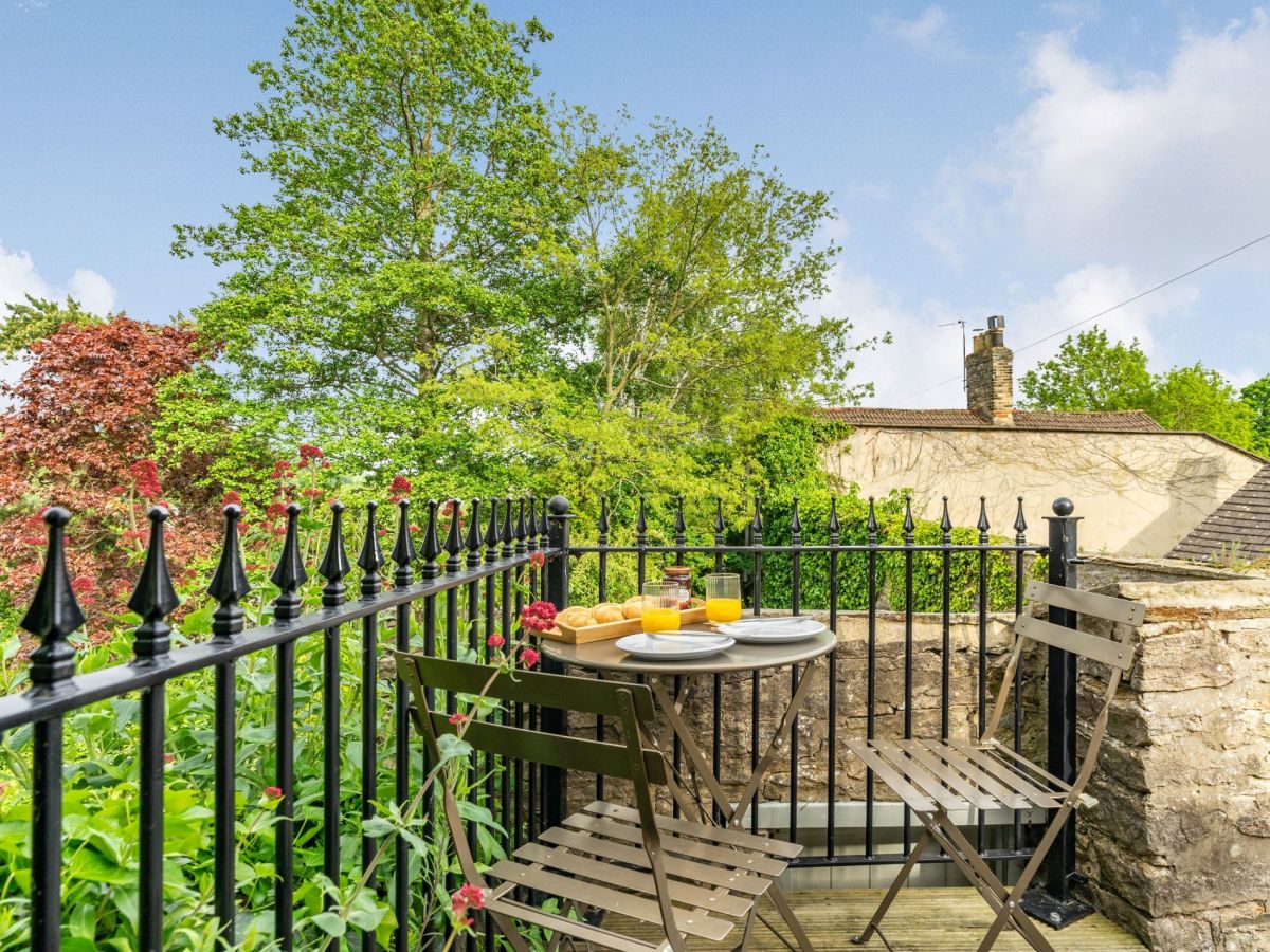 The Wishing Well - Richmond, listing photograph 2
