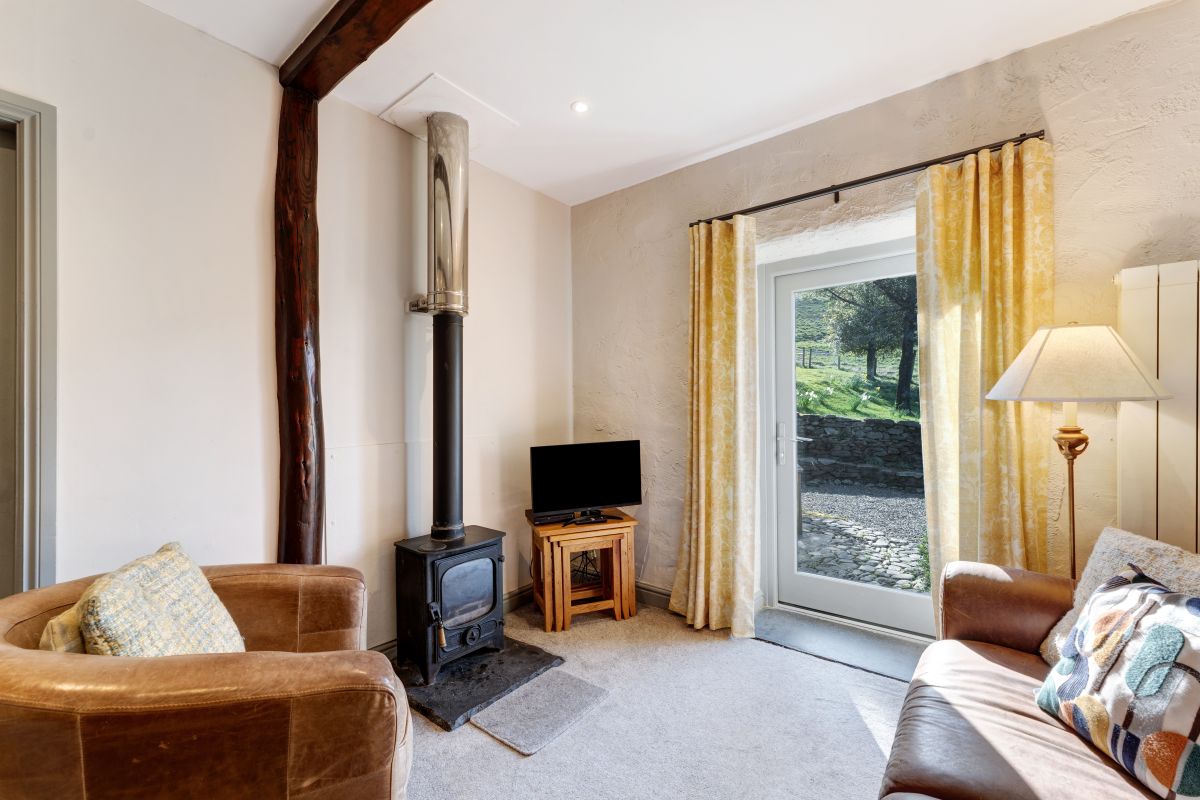 High Grove Cottage, listing photograph 2