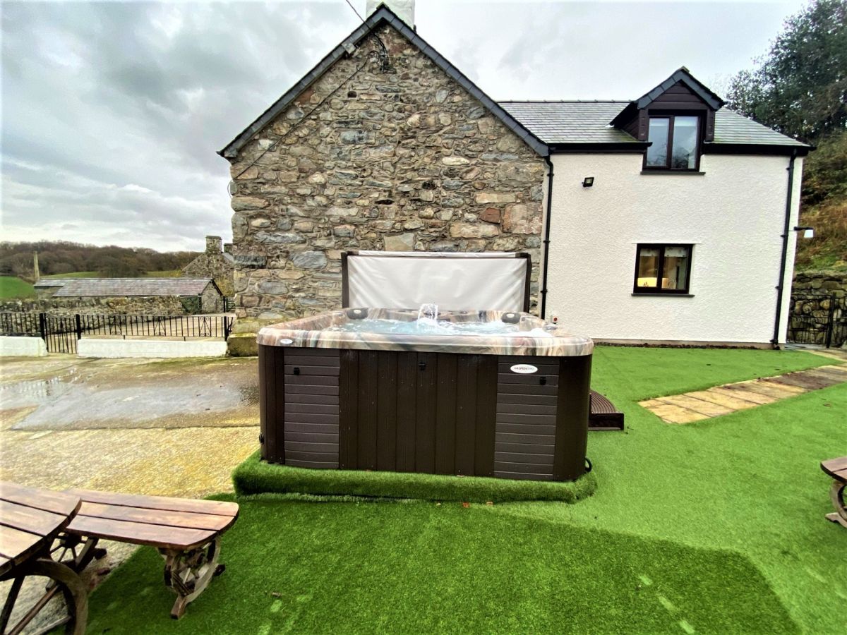 Maes Yr Hendre