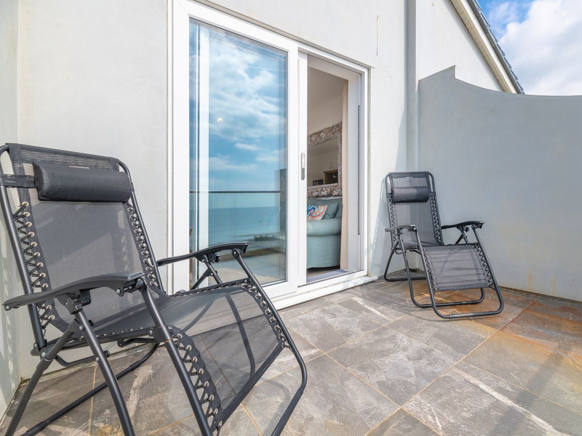 Pebbles, listing photograph 3