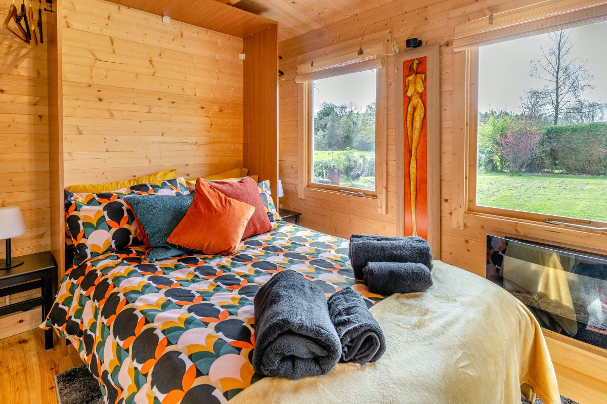 The Cabin at Gerynant, listing photograph 4
