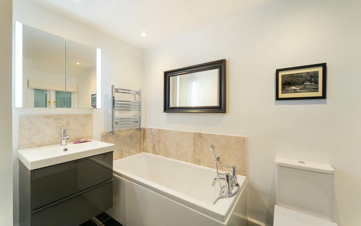 Sunrise Cottage, listing photograph 12