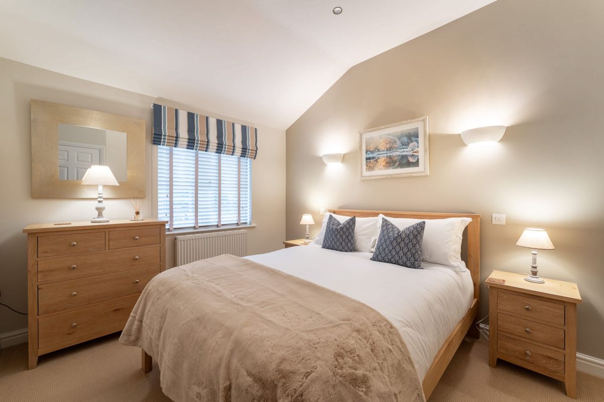 Yew Tree Cottage, listing photograph 3