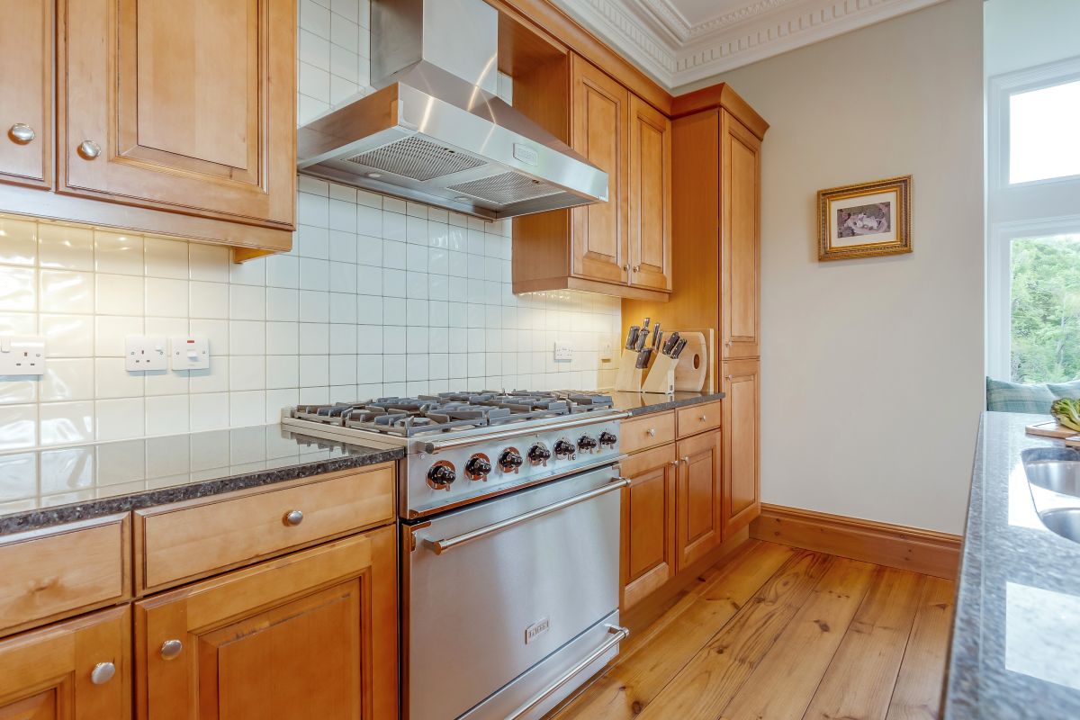 Highland Hall, listing photograph 11