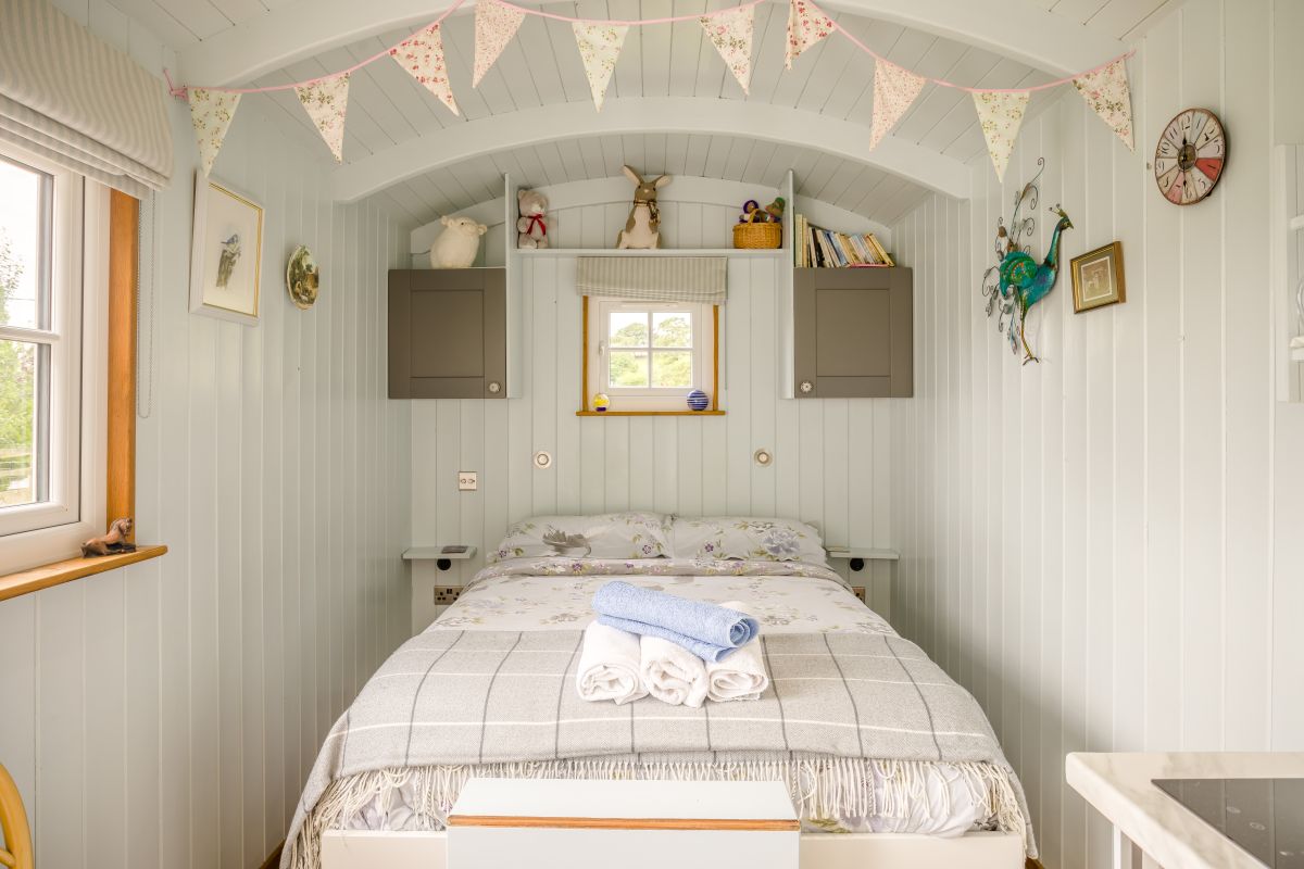 Nancy's Shepherds Hut, listing photograph 8
