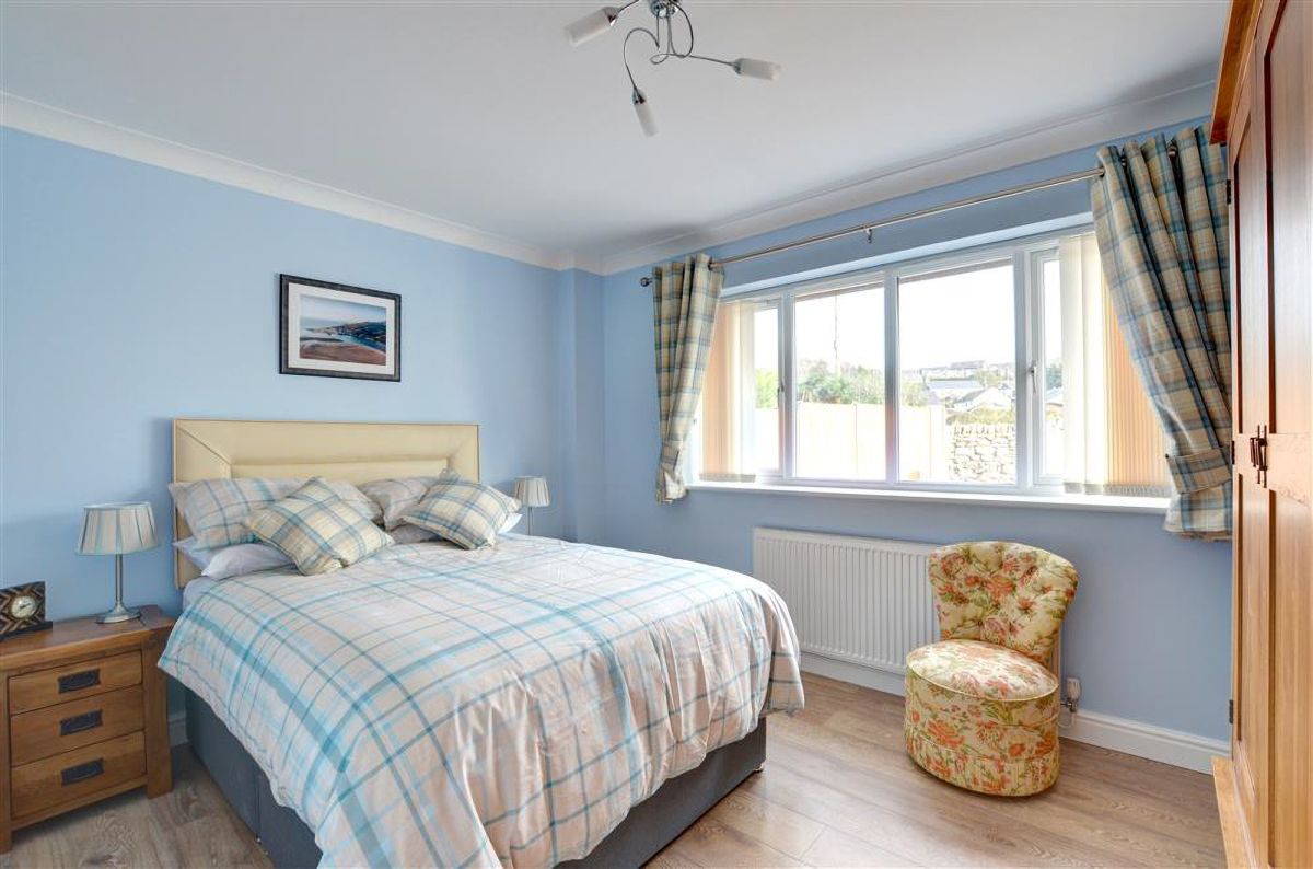 Tredegar, listing photograph 4
