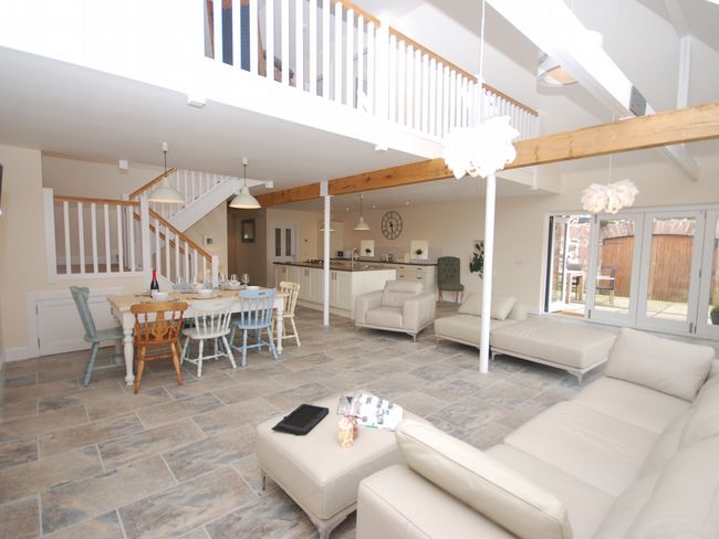 Glenisla Escape, listing photograph 4