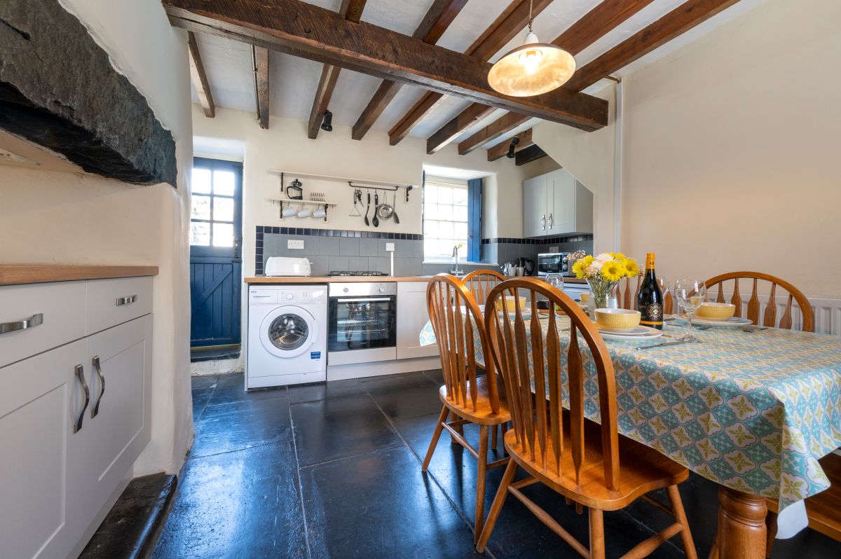 Ty Newydd, listing photograph 4