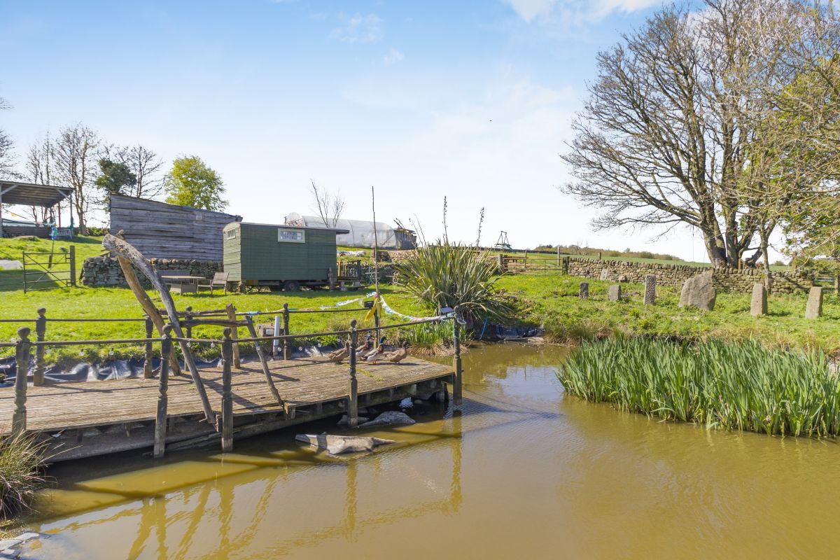 Haven Shepherds Hut, listing photograph 3
