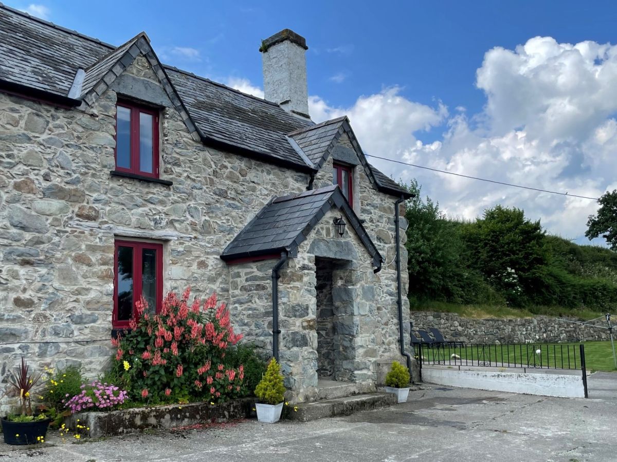 Maes Yr Hendre, listing photograph 2