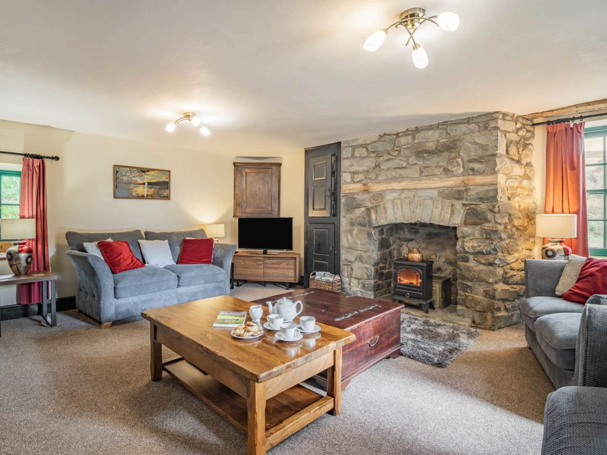 The Old Family Home, listing photograph 10