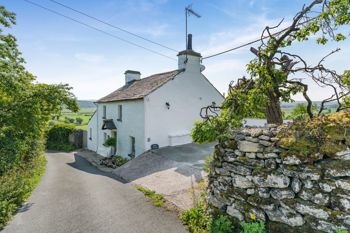 Howe Cottage, listing photograph 3