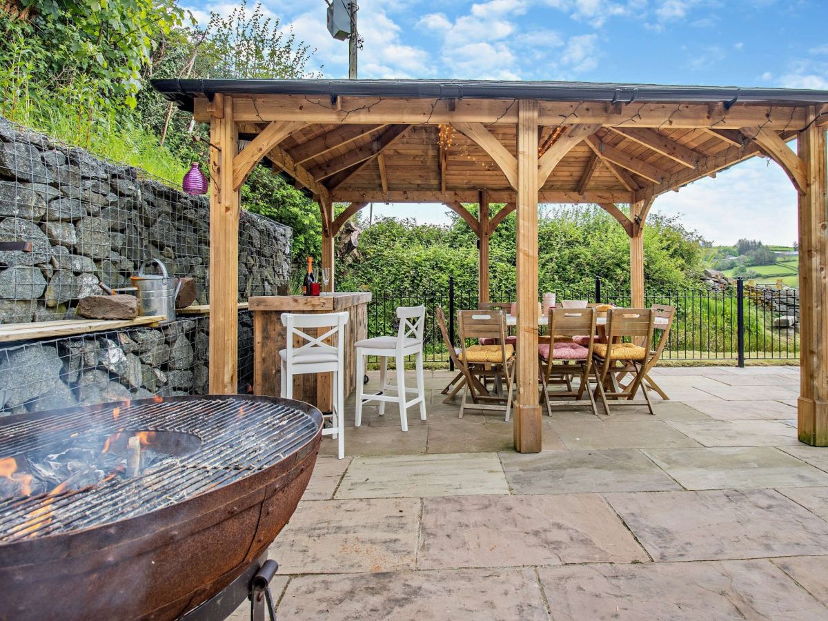 The Barn - Ysgubor Llwynneuadd, listing photograph 2