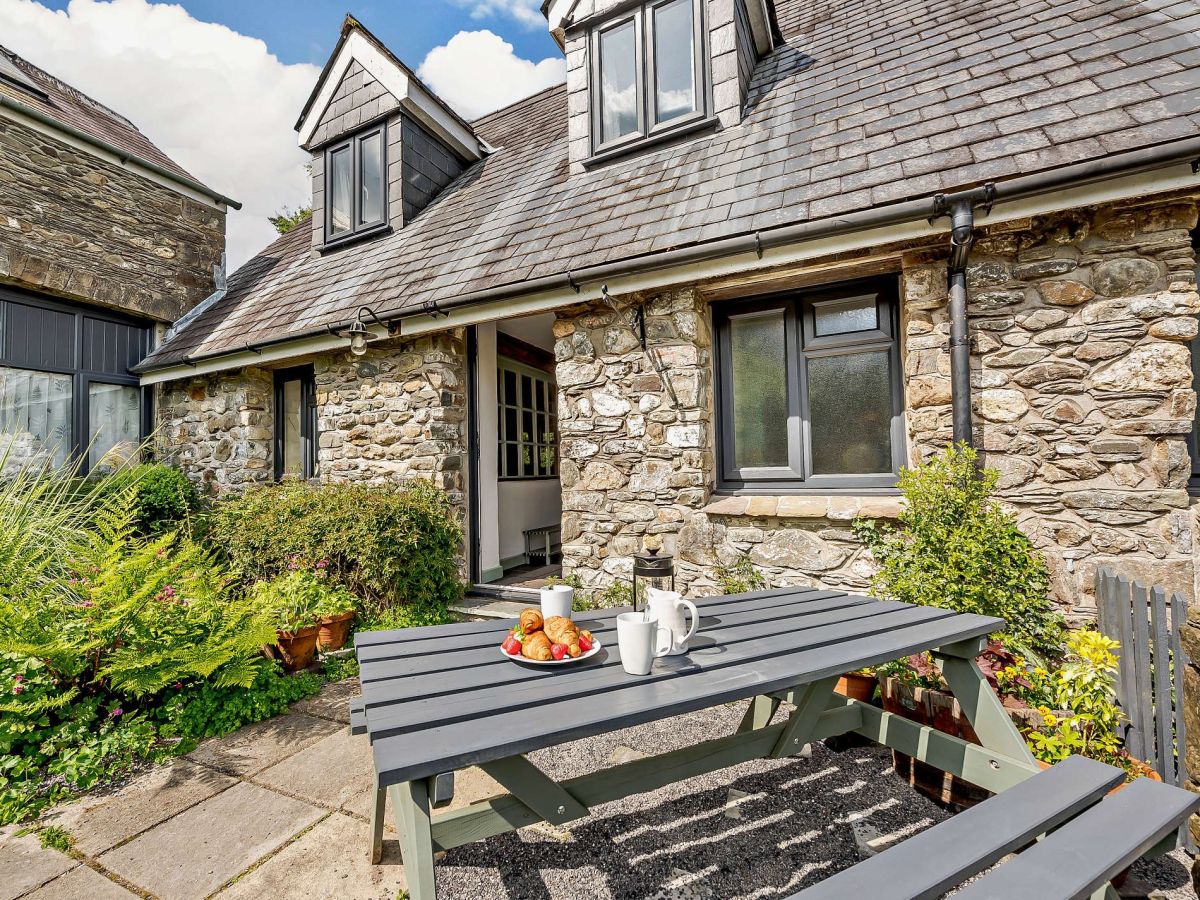 Clear Water Cottage, listing photograph 4