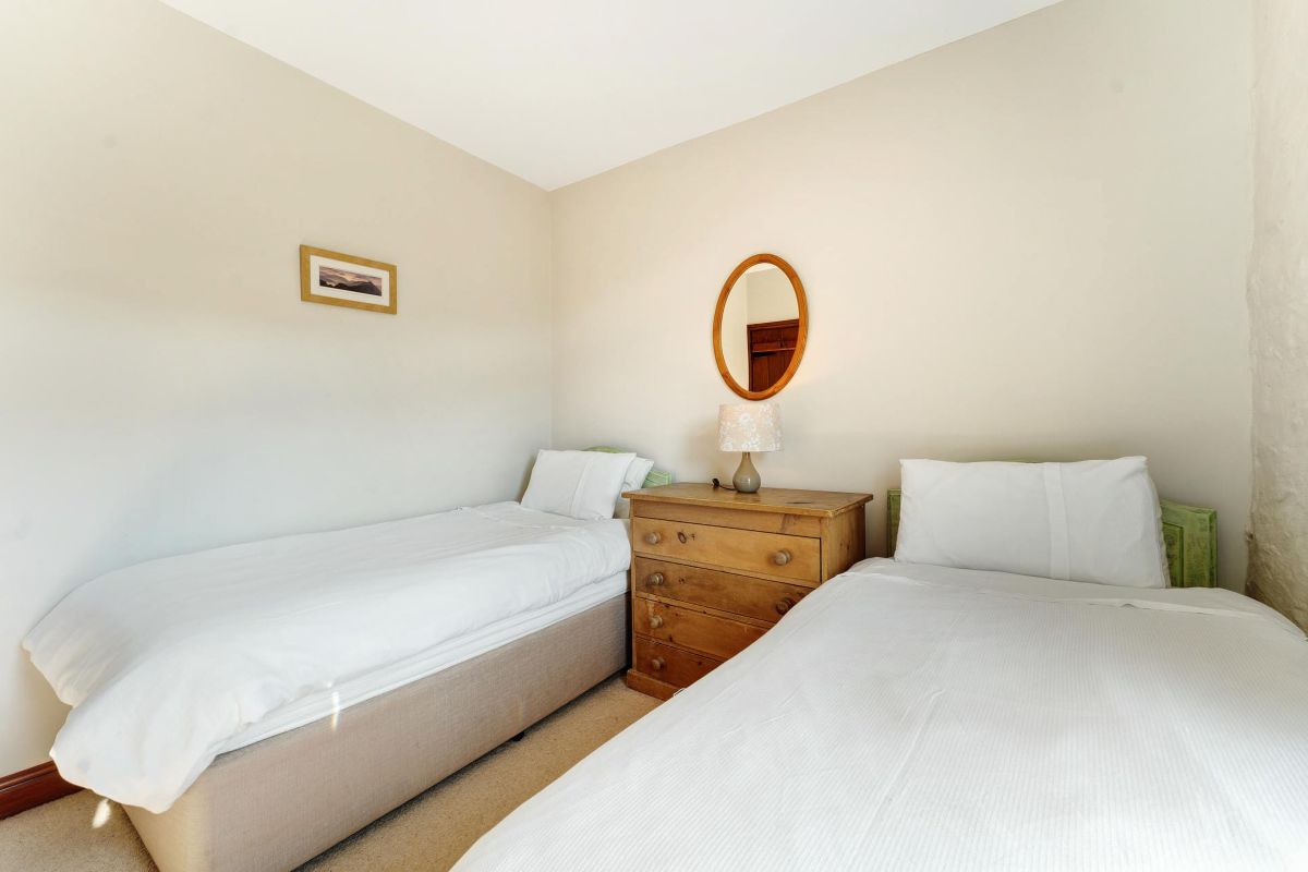 Middle Grove Cottage, listing photograph 11