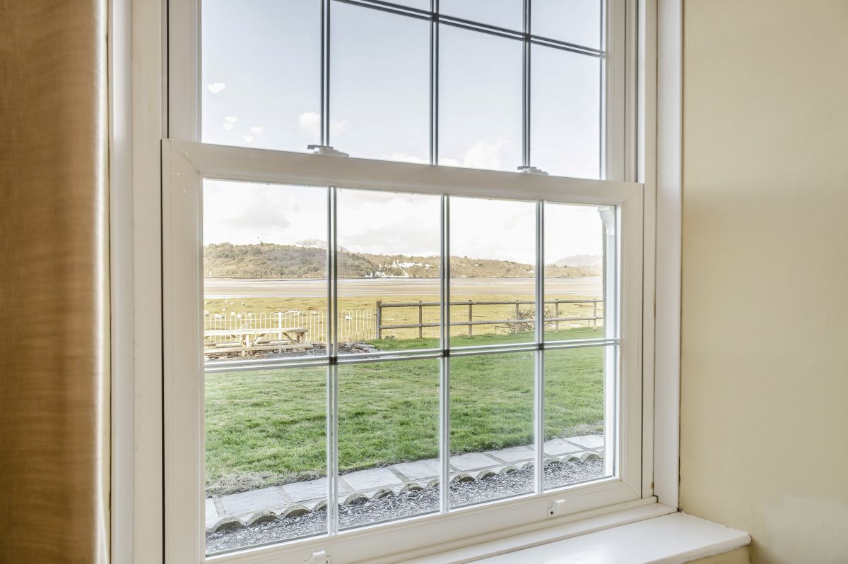 Clogwyn Melyn, listing photograph 9