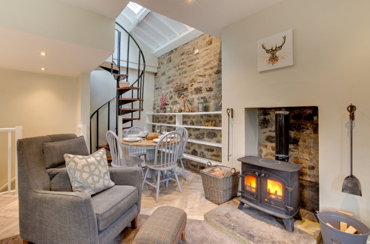 Eta Cottage, listing photograph 4