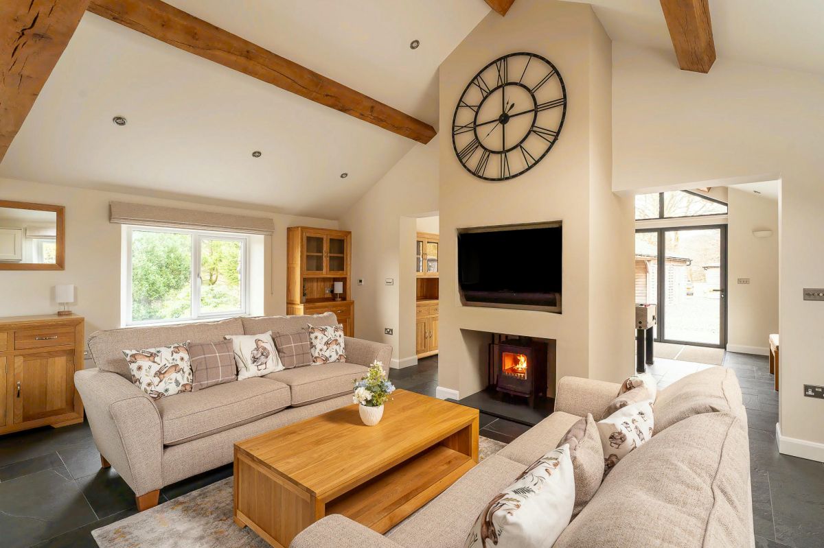 Lakes Cottage, listing photograph 9