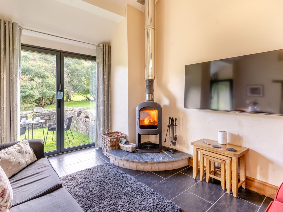 Cwm Bach Barn, listing photograph 4