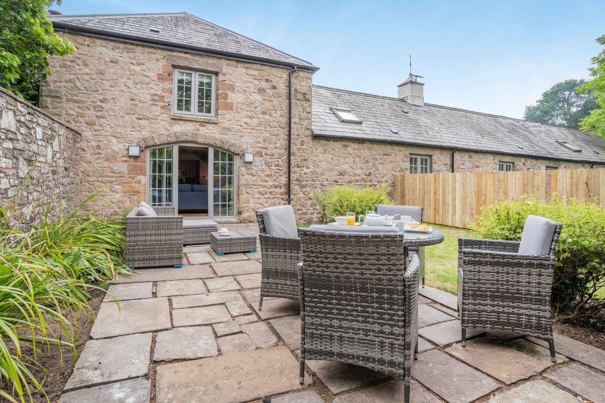 The Stables - Goytre Hall, listing photograph 2