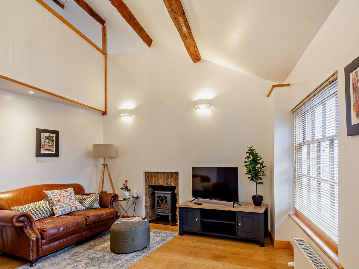 Caer Bach, listing photograph 3