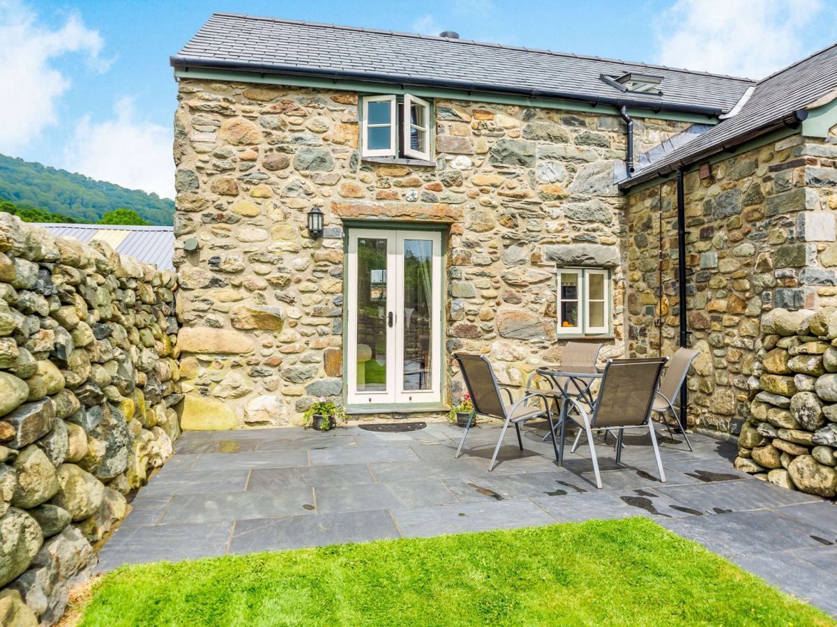 Bwthyn Carreg Rowen, listing photograph 2