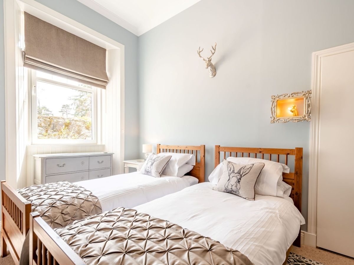 Wattie Cottage - Loch Katrine, listing photograph 12