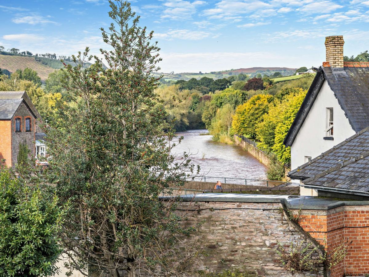 River Usk View, listing photograph 3