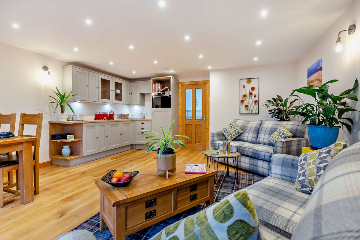 Highfield Lodge, listing photograph 6