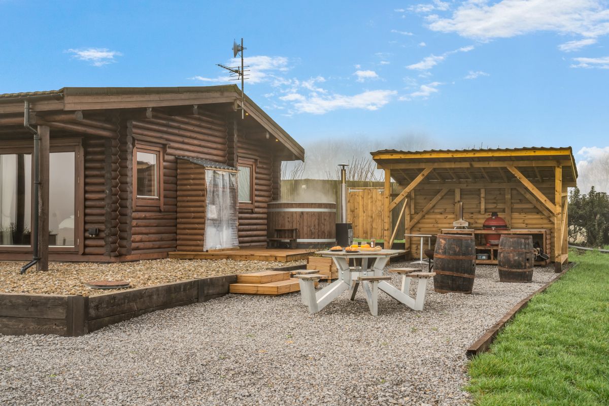 Stoneygate Cabin, listing photograph 10