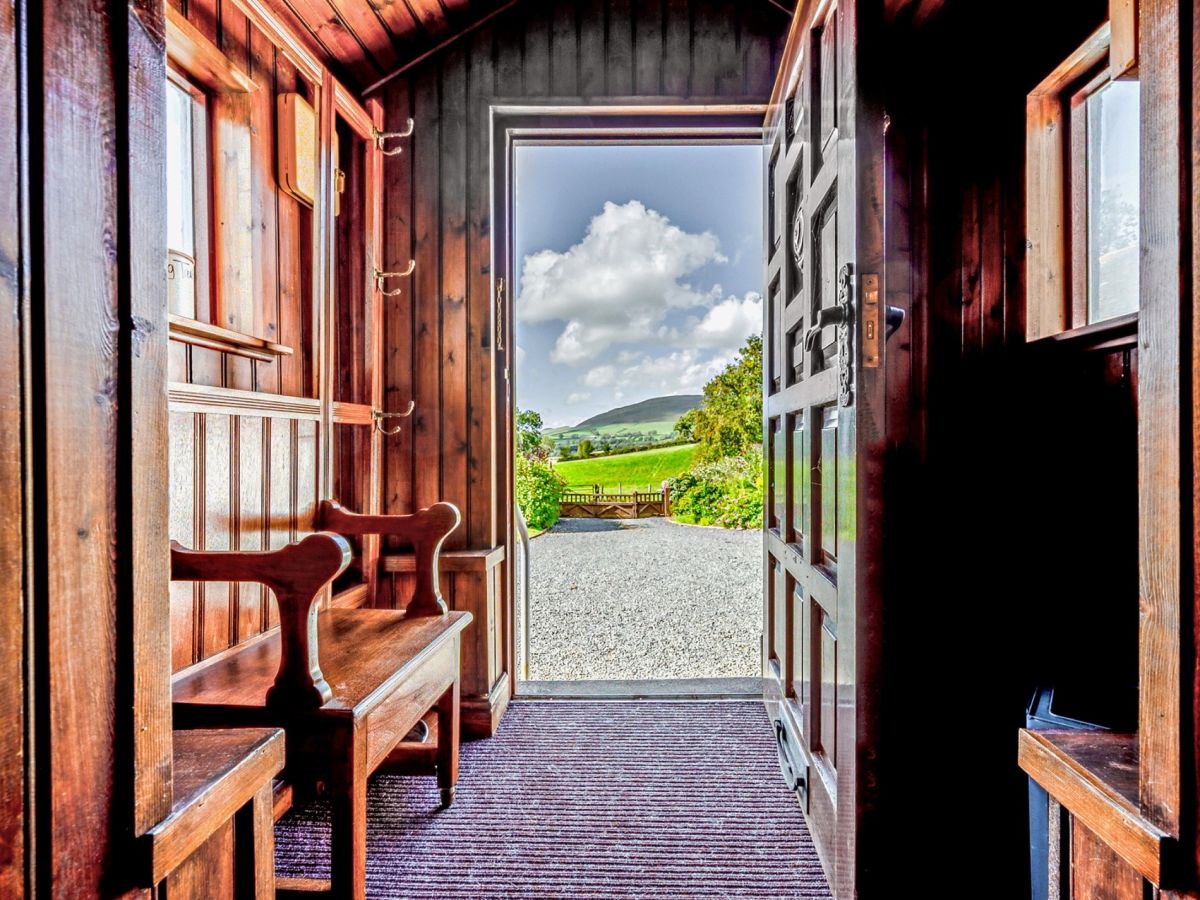 Robin Hood Farmhouse - Bassenthwaite, listing photograph 2