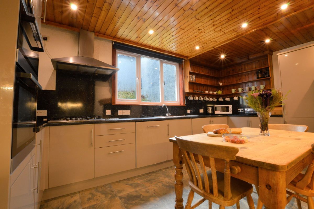 Cologin Farmhouse, listing photograph 10