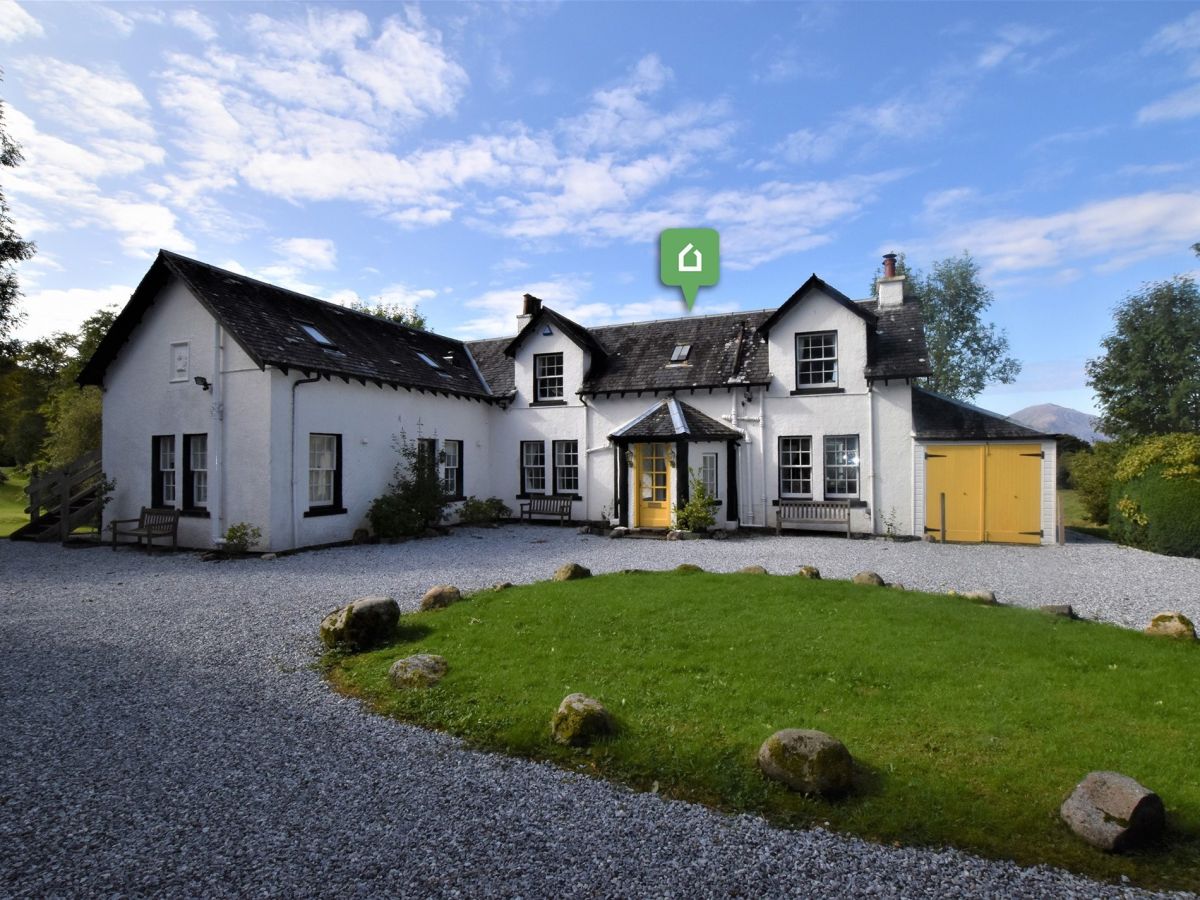 Linnhe Apartment, listing photograph 2