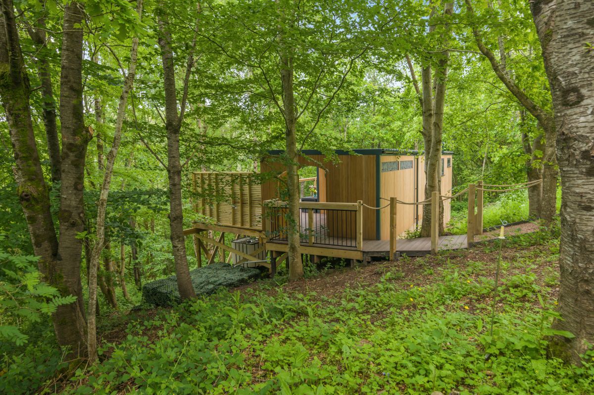 The Bird House, listing photograph 7