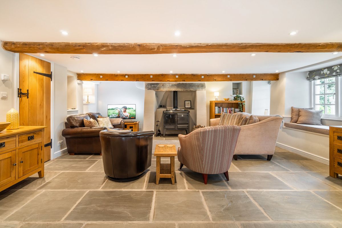 The Farmhouse, listing photograph 10