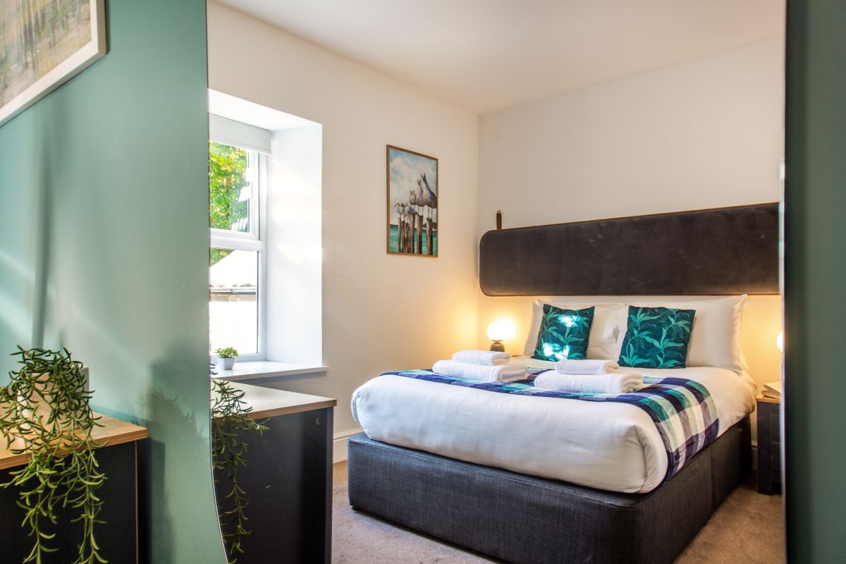 Fairy Glen Apt Three, listing photograph 6