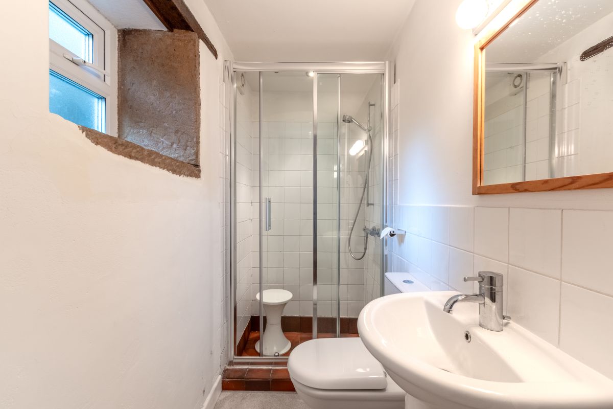 Lower Ivy, listing photograph 8