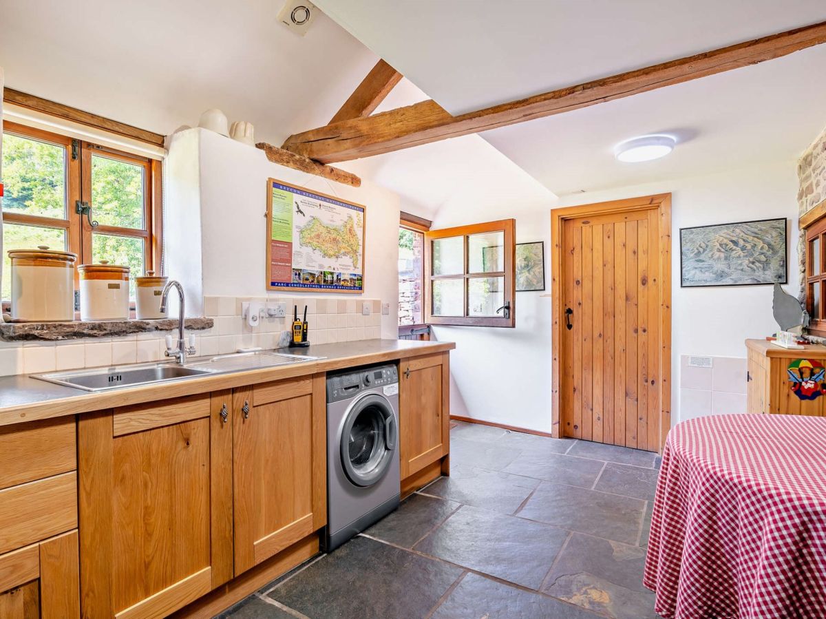 Upper Caerfanell Barn, listing photograph 11