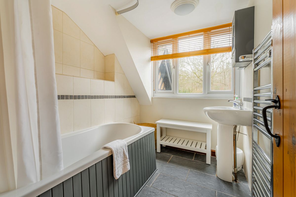 Curlew Close Cottage, listing photograph 12