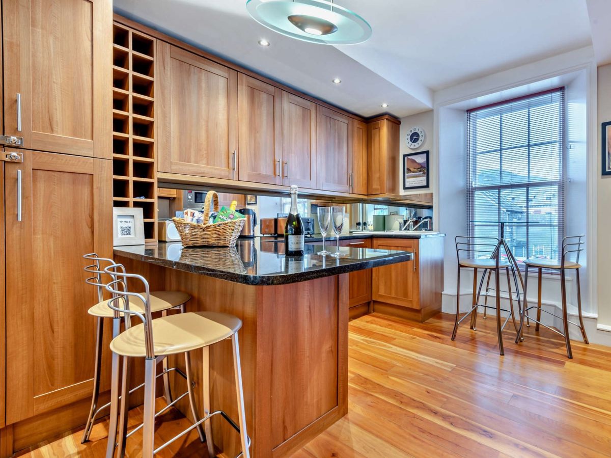 Chaucer's Place, listing photograph 2