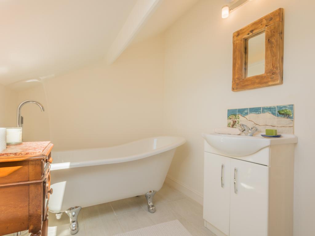 Rose Place, listing photograph 12