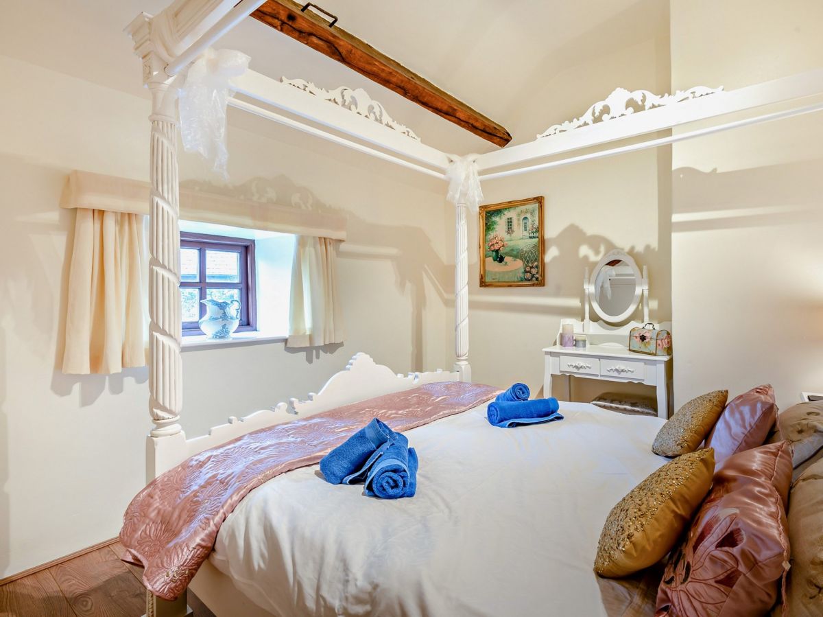 Ganny House, listing photograph 10