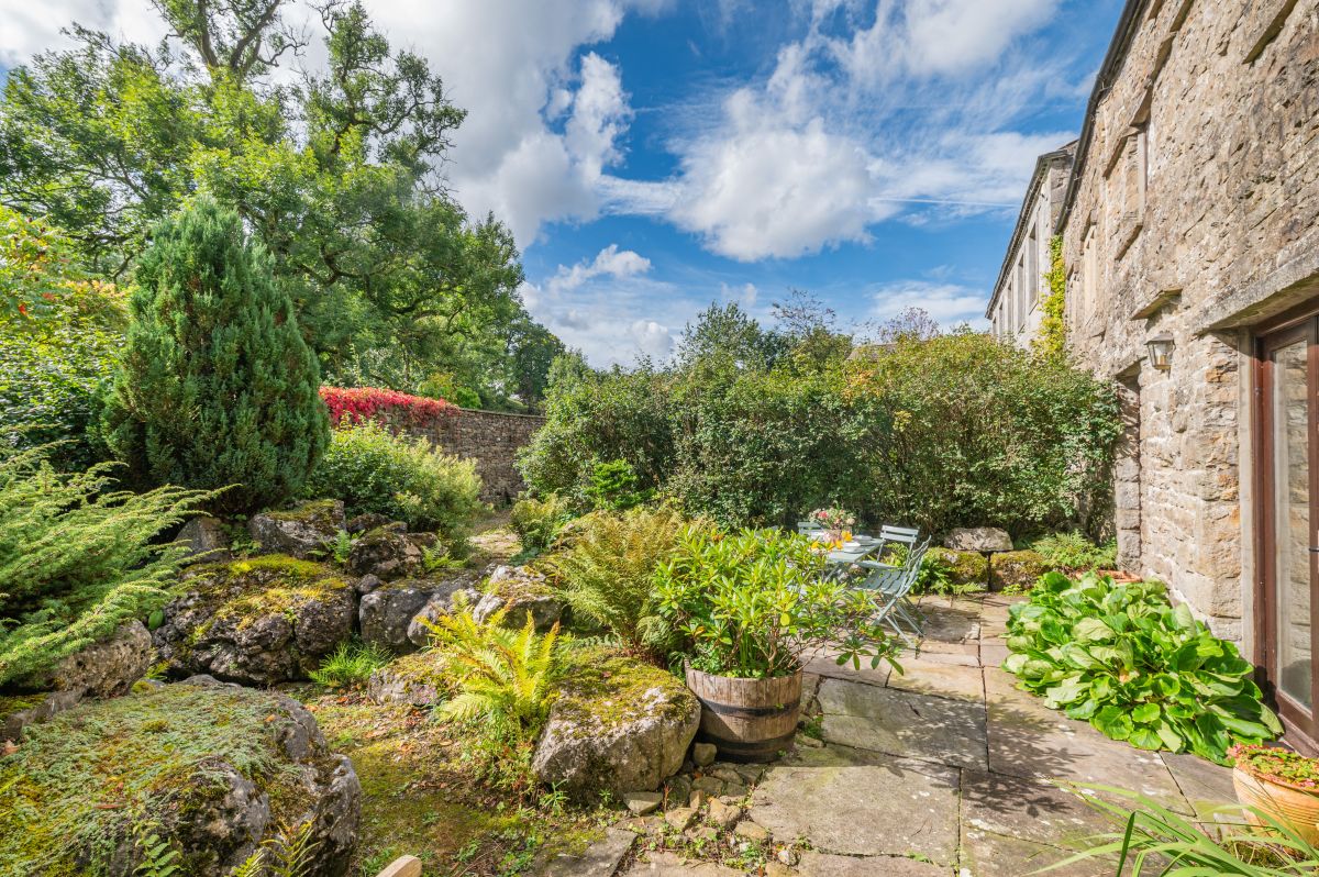 Groundstones, listing photograph 11