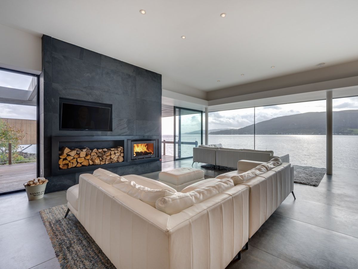 Cape Cove, listing photograph 4