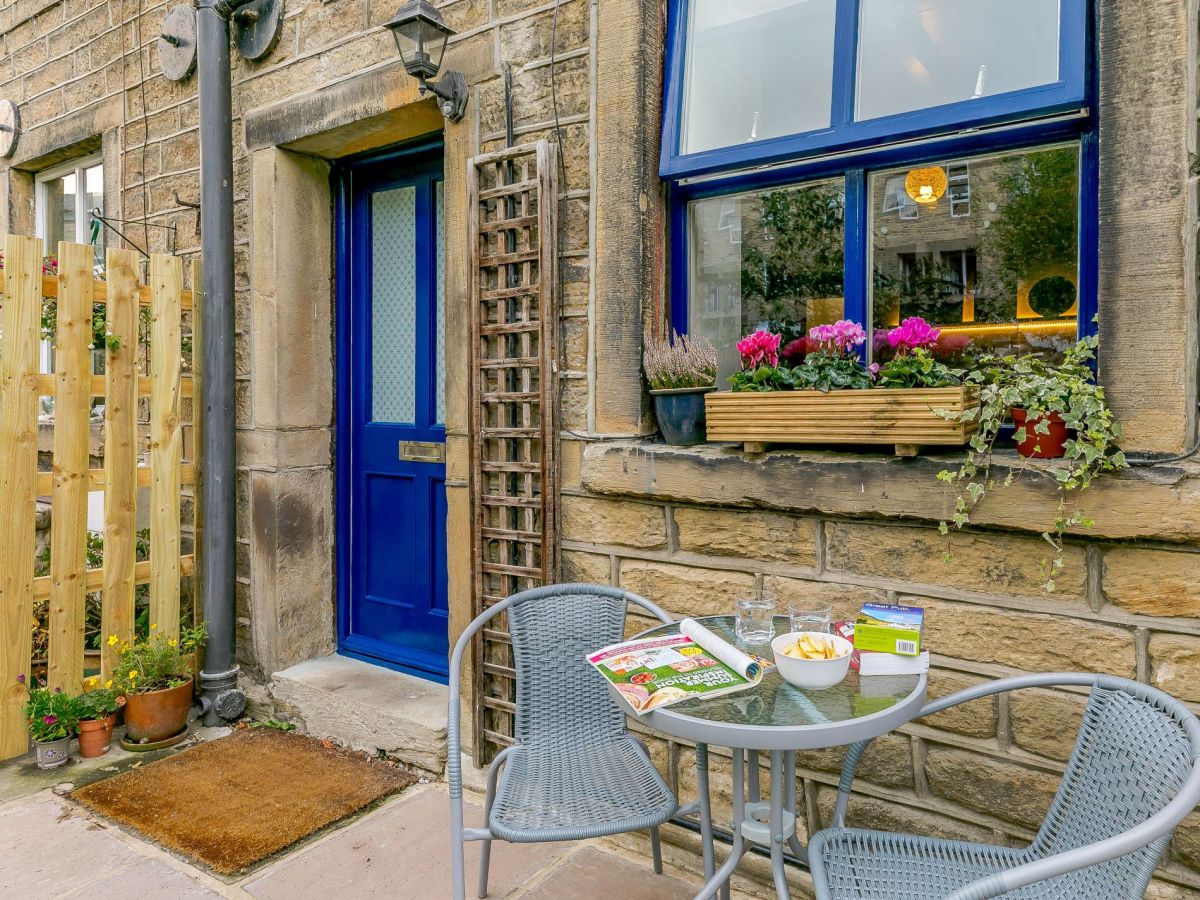 Waterside Cottage - Holmfirth, listing photograph 2