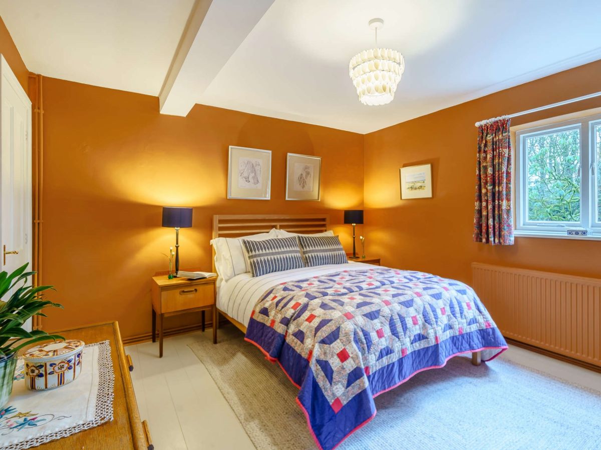 Red How Lodge, listing photograph 8