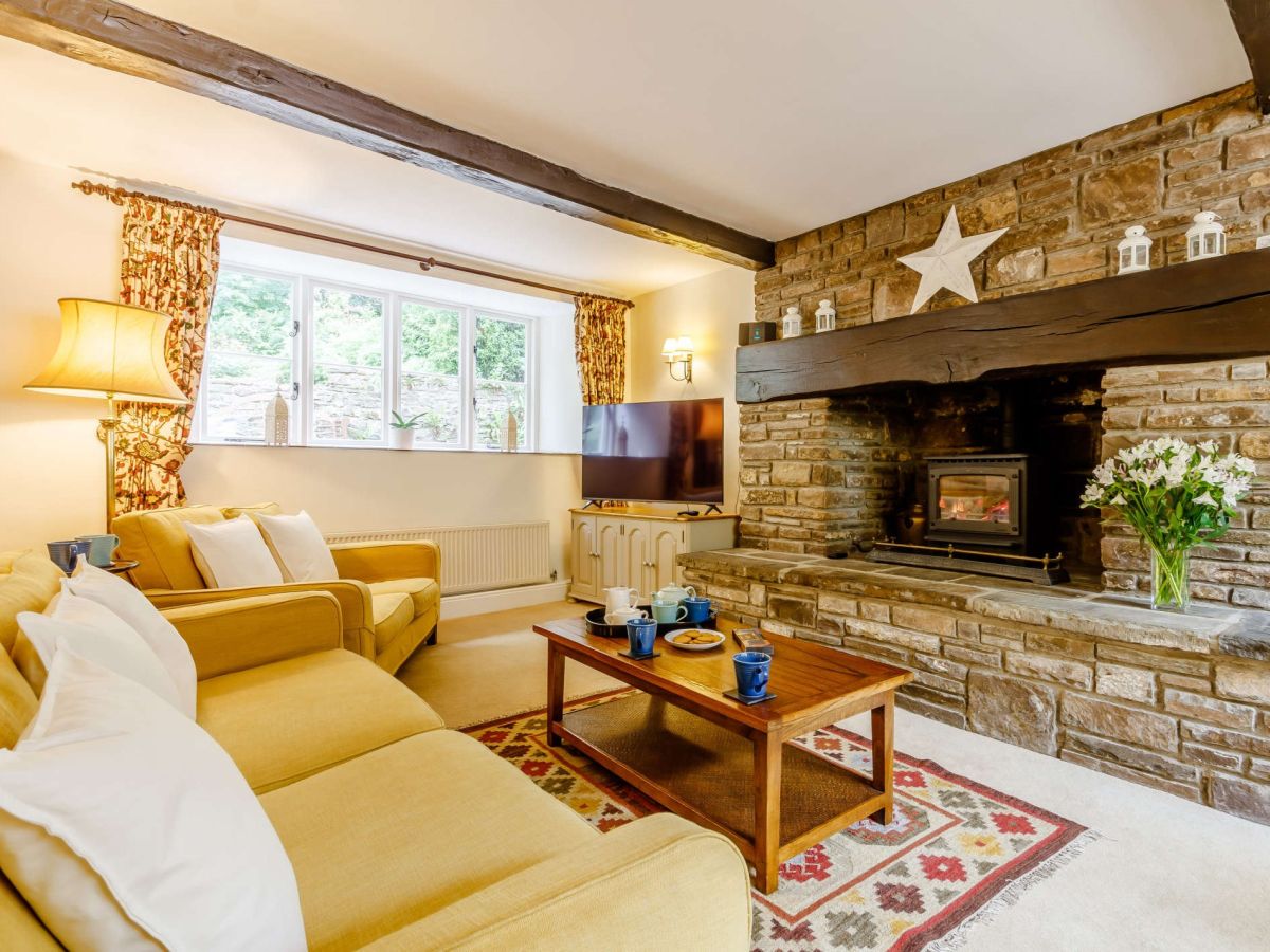 The Mews House - Llanfoist, listing photograph 3